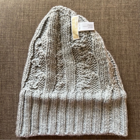 MICHAEL KORS Grey Cables Knit Hat - Picture 7 of 10